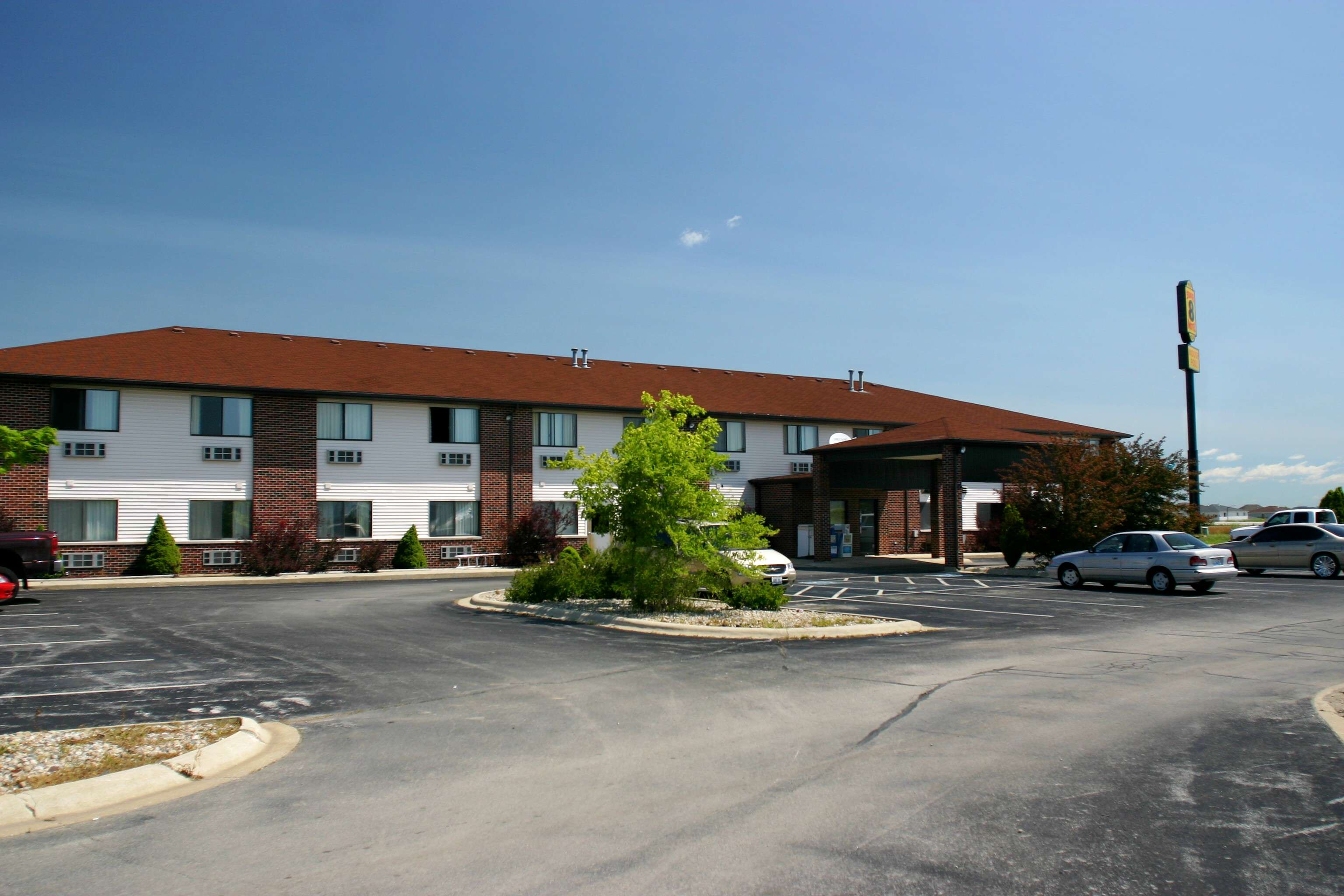 Super 8 Motel - Bourbonnais | Enjoy Illinois